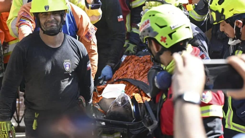 Rescate milagroso: Sobreviviente del terremoto en Venezuela es liberado tras ocho días atrapado