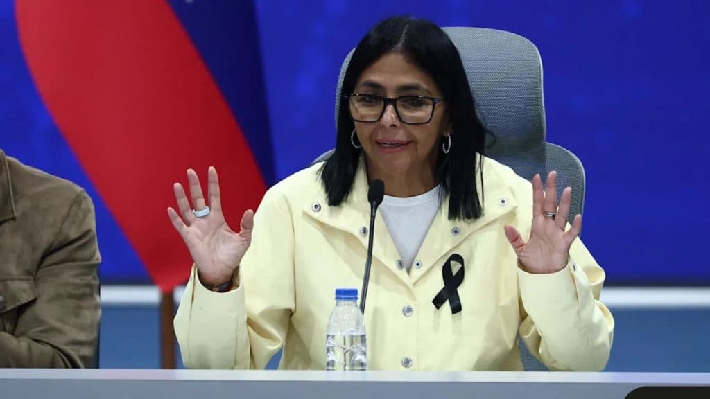 Delcy Rodríguez Solicita al Rey Carlos III la Devolución de las 30 Toneladas de Oro Venezolano