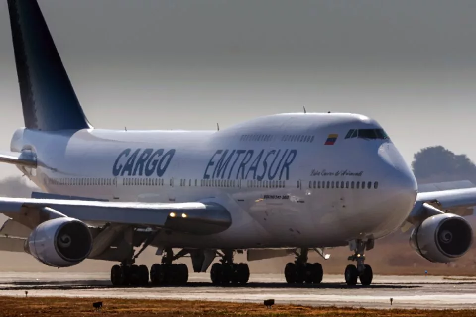 Juez de EEUU ordenó el decomiso definitivo del avión de Emtrasur retenido en Argentina