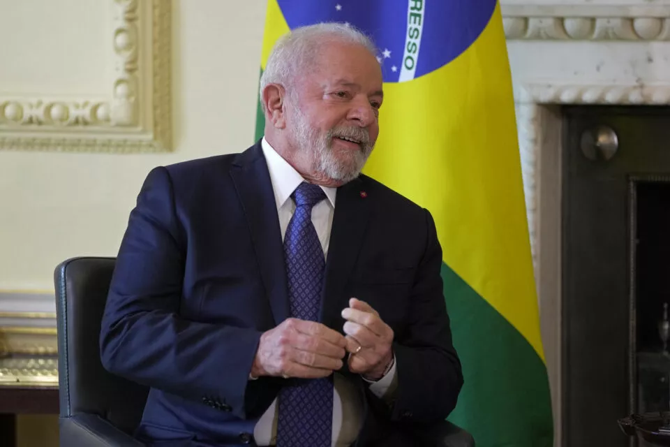 Operan con éxito de la cadera a Lula da Silva