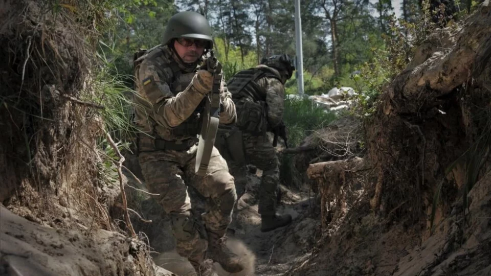 Ejército ucraniano se repliega a los suburbios de Marinka