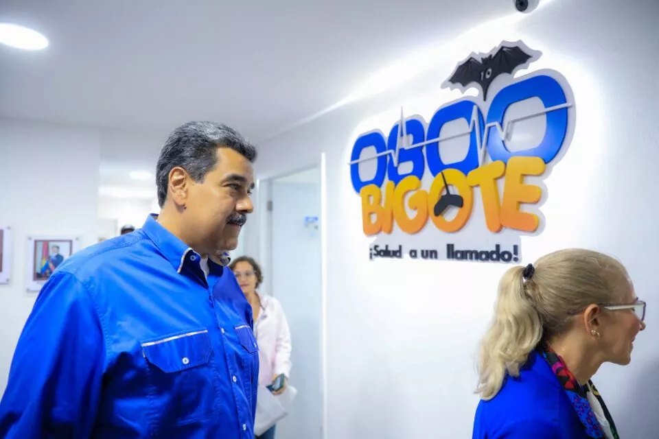 Maduro lanzó 0-800 Bigote en Carabobo