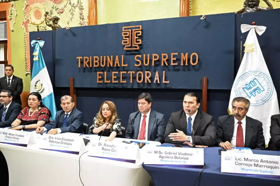 Tribunal electoral de Guatemala fue allanado por la cuestionada fiscalía