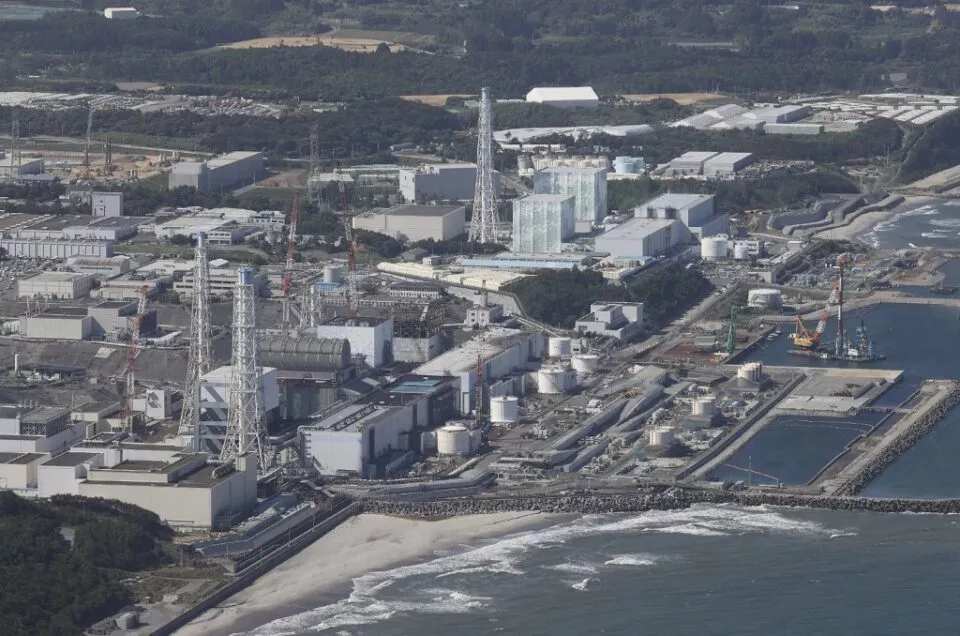 Entre protestas y preocupación: Japón empezó a descargar agua residual de planta nuclear de Fukushima en el océano