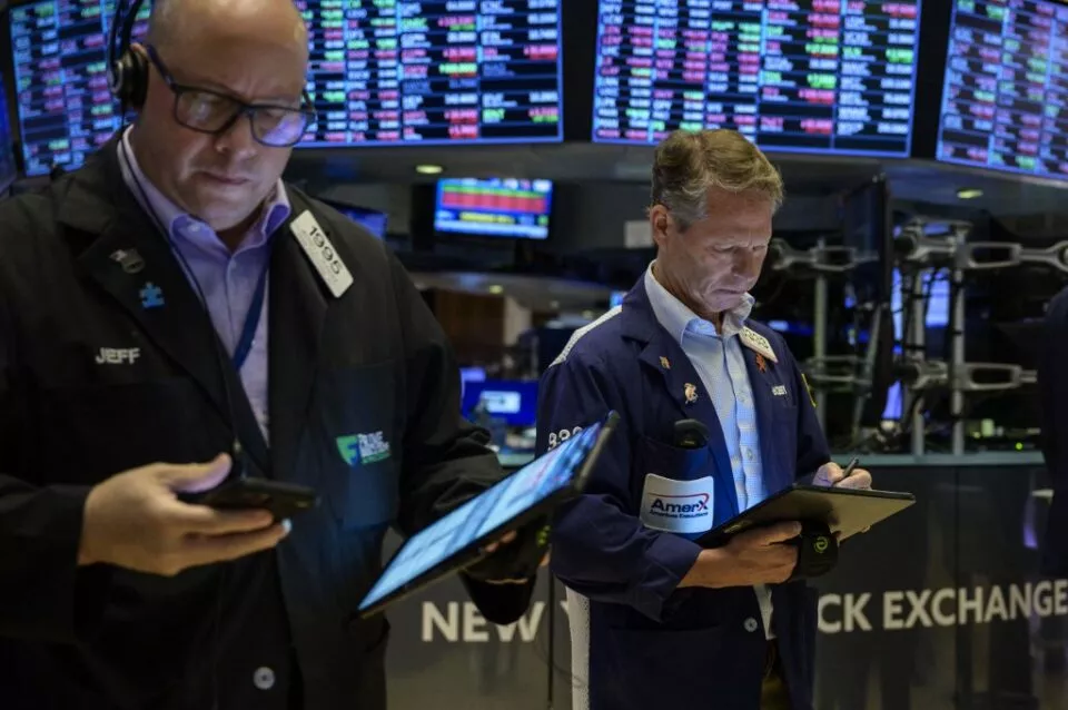 Wall Street cierra con ligero aumento previo a la reunión de la FED