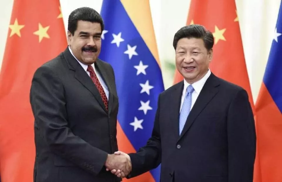 Nicolás Maduro con el presidente de China, Xi Jinping