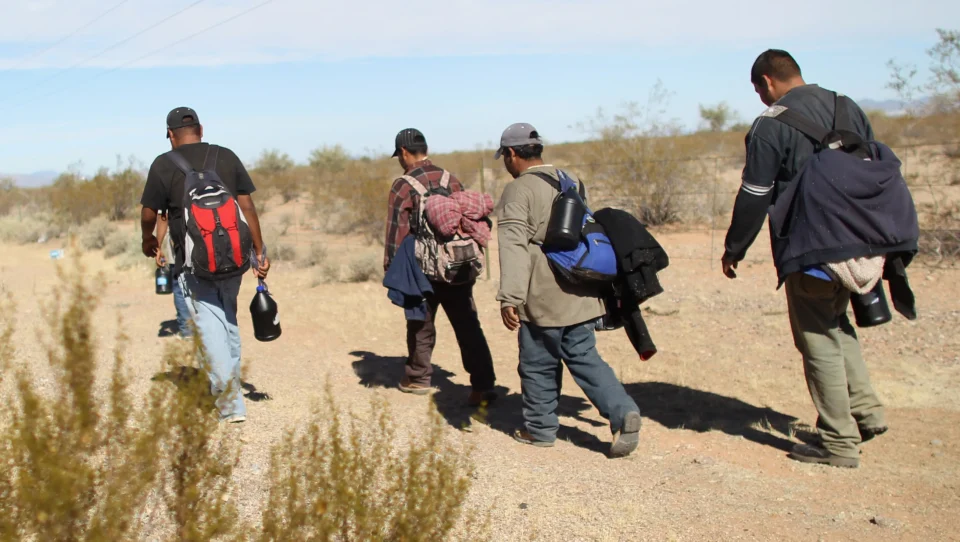 Arizona | Proponen ley que facultaría a los rancheros a matar a los inmigrantes