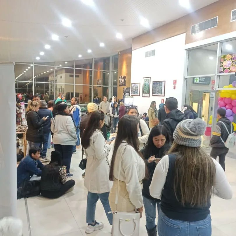 Teleférico Mukumbarí dejó por horas a decenas de personas atrapadas