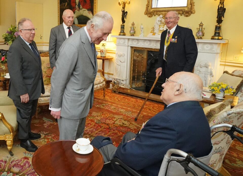 Rey Carlos III se reunió con veteranos de la Guerra de Corea