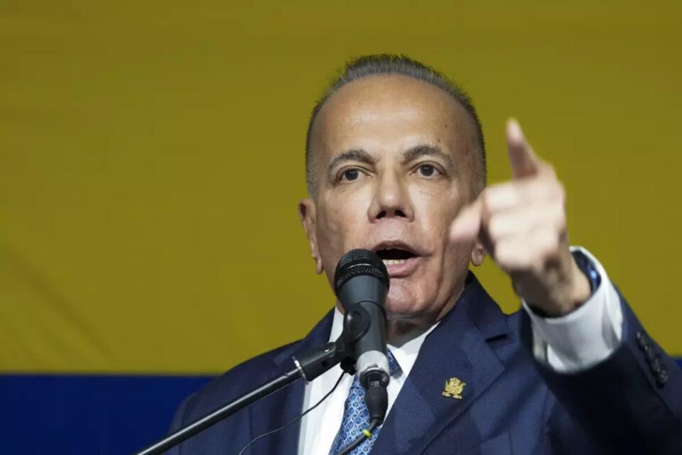 Manuel Rosales podría ceder su candidatura si el régimen acepta a otro opositor