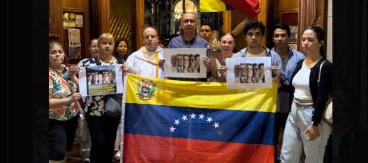 Comando Con Vzla en Argentina exige salvoconductos para asilados en la embajada en Caracas