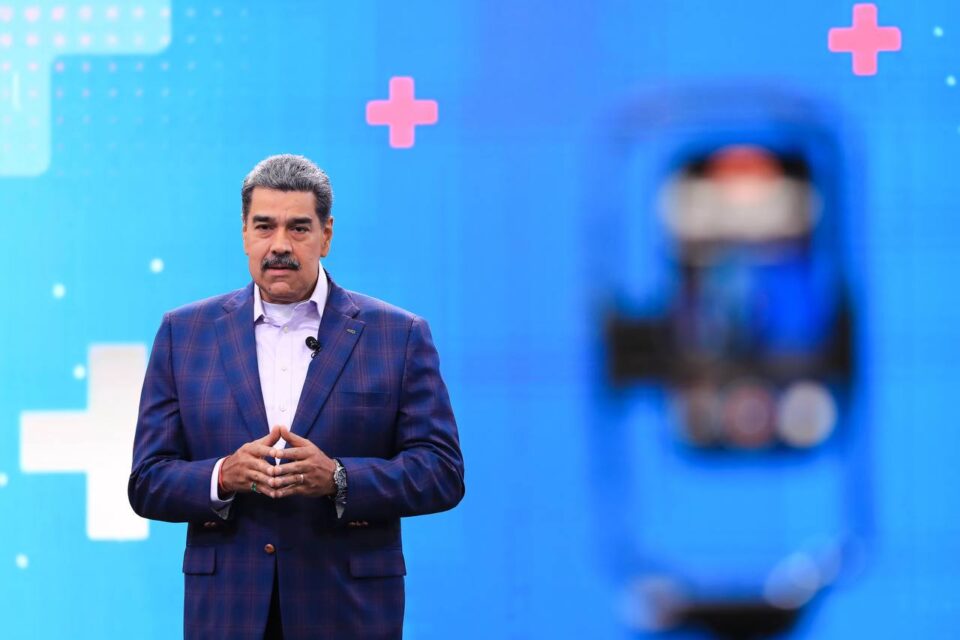 Maduro asegura que Ucrania respalda "corrientes nazis"