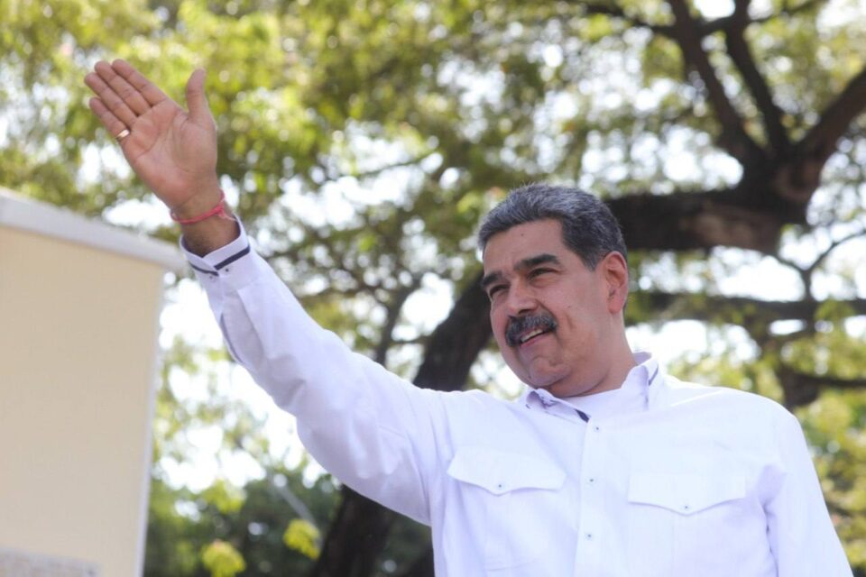 Maduro pide a Trump no dejarse "envenenar" con mentiras sobre Venezuela