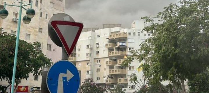 Irán lanza misiles contra Israel pese a anuncio de alto el fuego celebrado por Trump