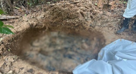 Hallan fosa común con cadáveres de ocho líderes sociales y religiosos en Colombia