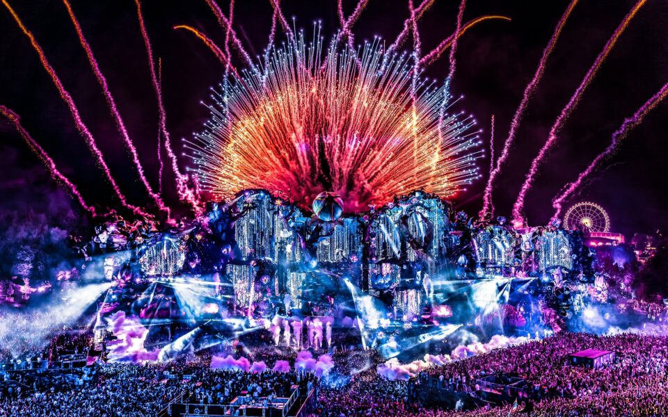Voraz incendio destruyó el escenario principal de Tomorrowland en Bélgica (+VIDEO)